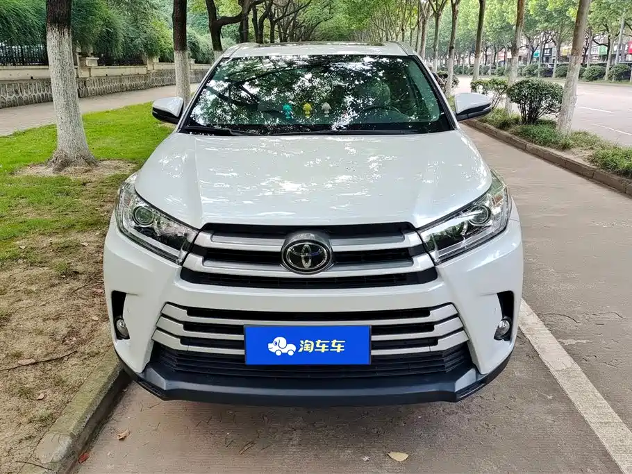 Toyota Highlander 2022 — фото 2