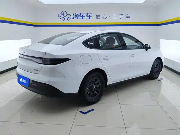 BYD Seal 05 DM-i 2025