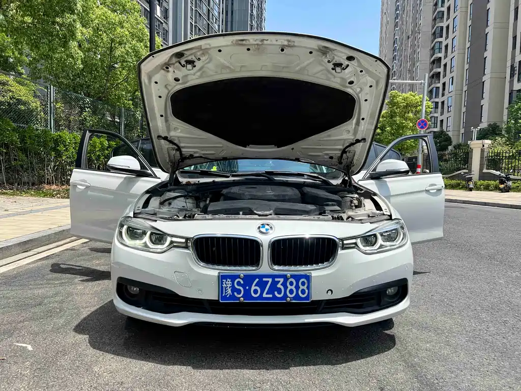 BMW 3 Series 2017 — фото 25