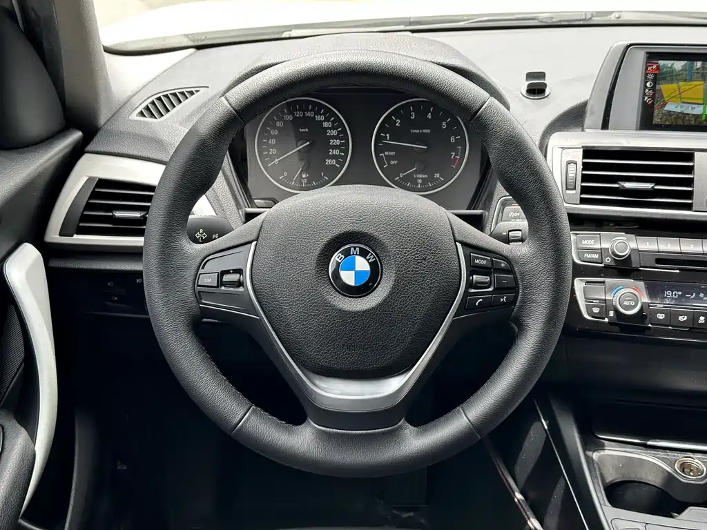 BMW 1 Series 2016 — фото 13