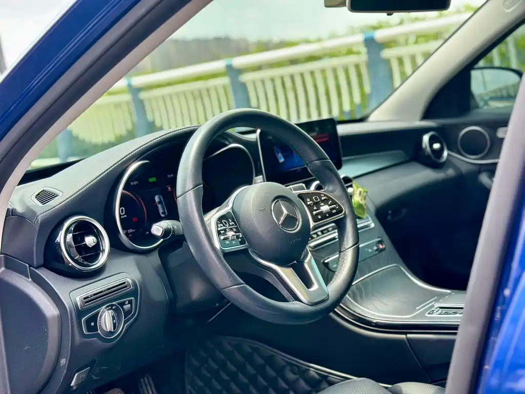 Mercedes-Benz C-Class 2019 — фото 8