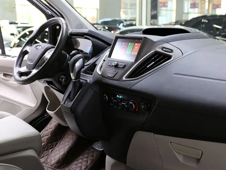 Ford Tourneo 2021 — фото 17