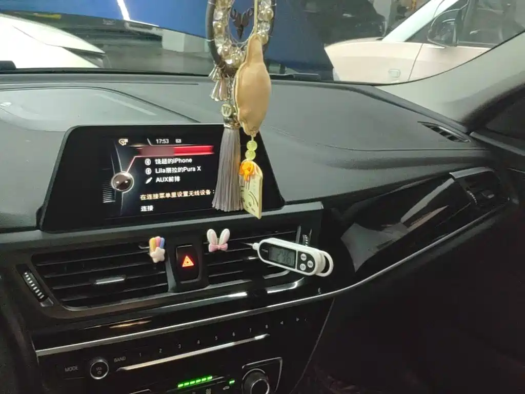 BMW 1 Series 2017 — фото 10