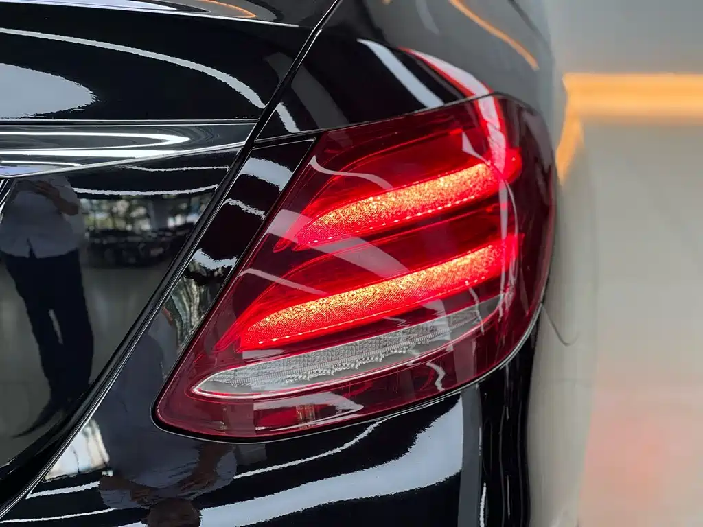 Mercedes-Benz E-Class 2020 — фото 18