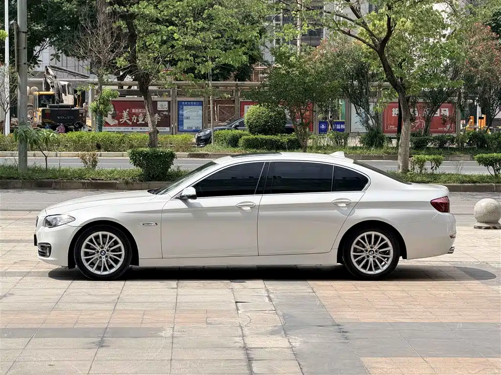 BMW 5 Series 2017 — фото 4