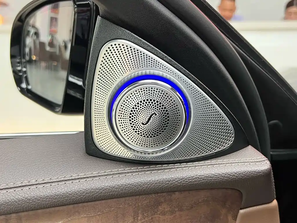 Mercedes-Benz E-Class 2020 — фото 19