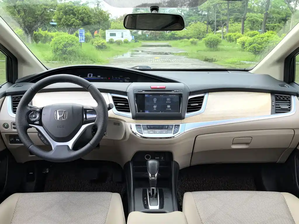 Honda Jade 2015 — фото 12