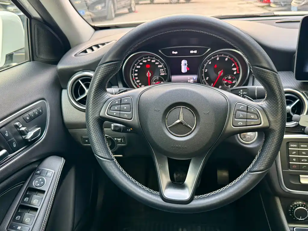 Mercedes-Benz GLA 2019 — фото 8