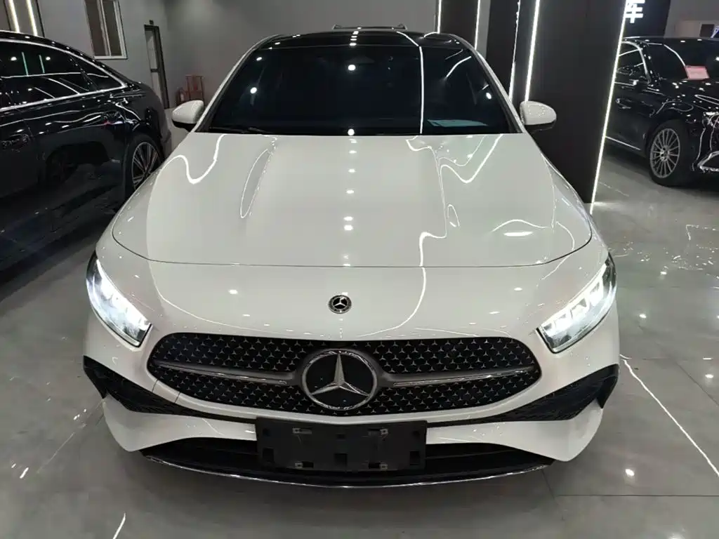 Mercedes-Benz A-Class 2023 — фото 3