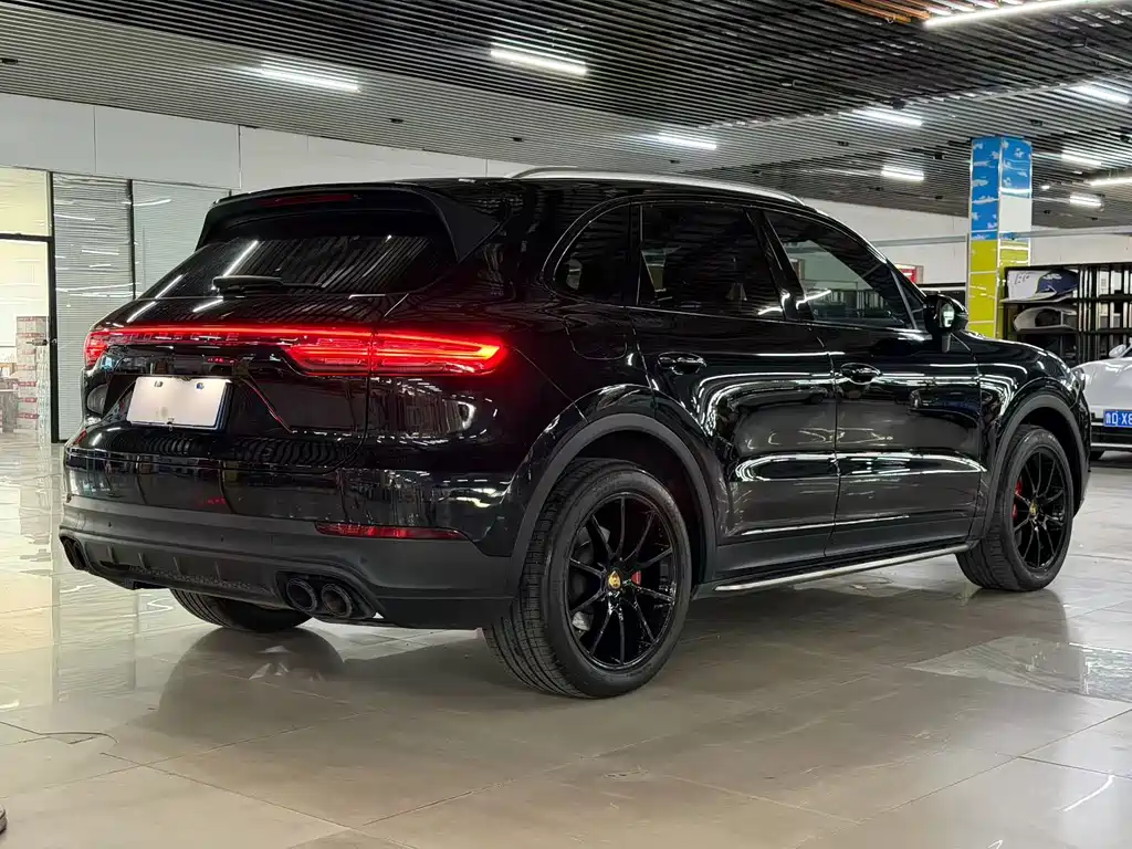 Porsche Cayenne 2019 — фото 5