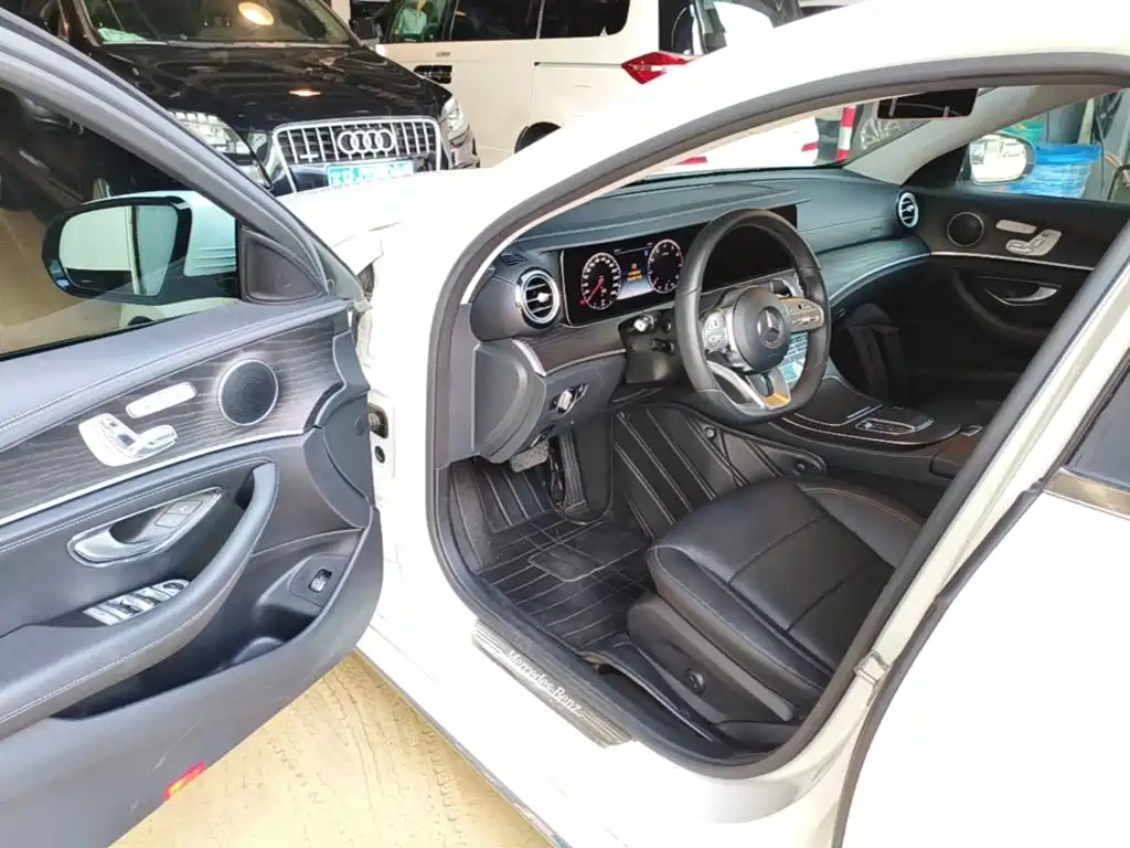 Mercedes-Benz E-Class 2020 — фото 16