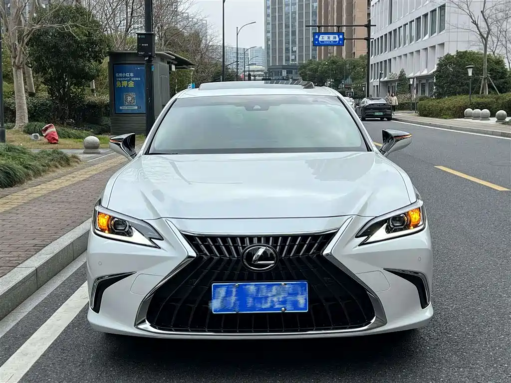 Lexus ES 2024 — фото 2