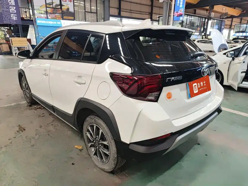 Toyota Yaris L 2022 — фото 3