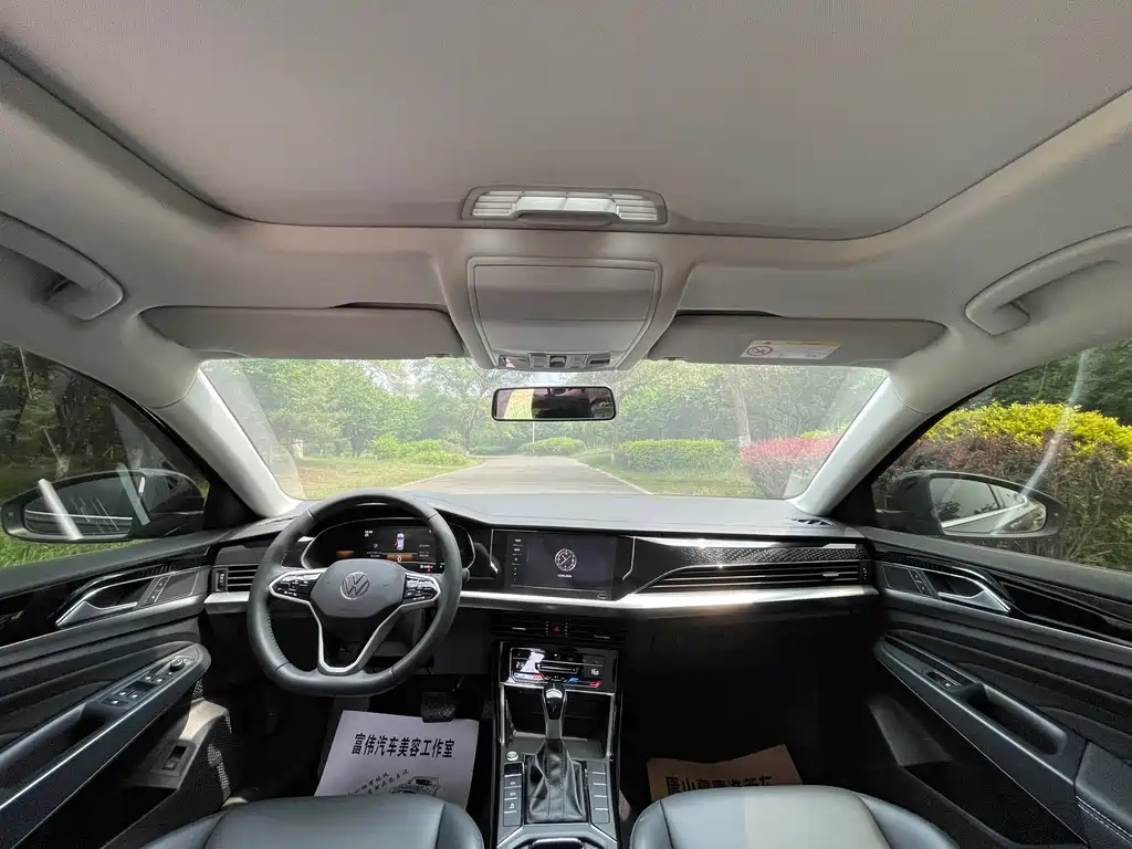 Volkswagen Passat 2024