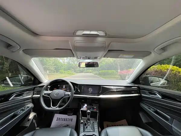 Volkswagen Passat 2024