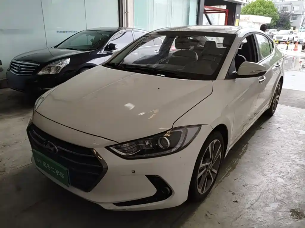 Hyundai Elantra 2016 — фото 2
