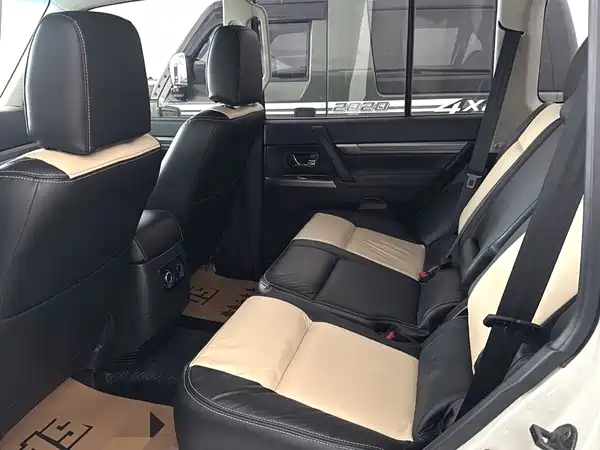 Mitsubishi Pajero 2020