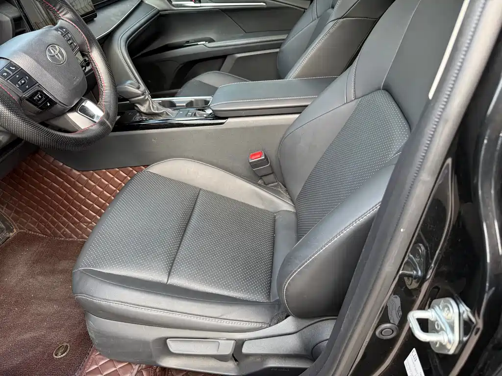 Toyota Camry 2025 — фото 11