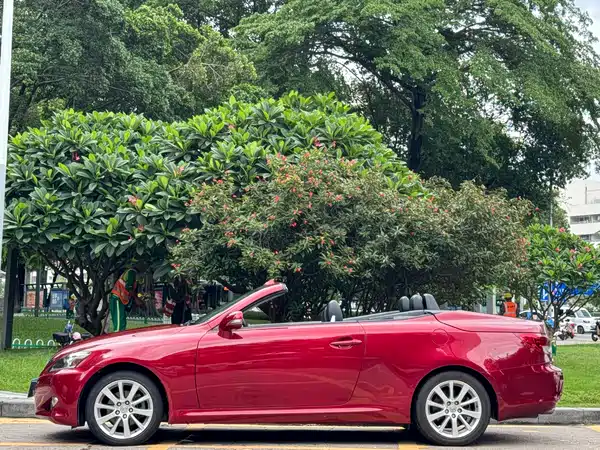 Lexus IS 2011