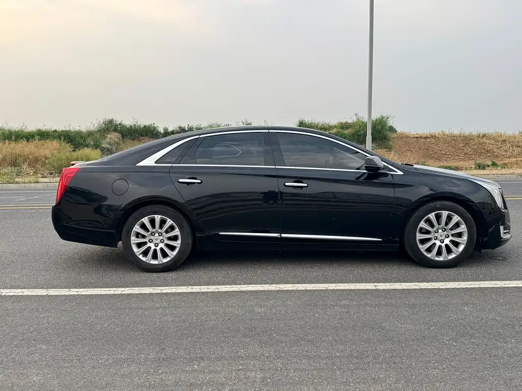 Cadillac XTS 2015 — фото 4