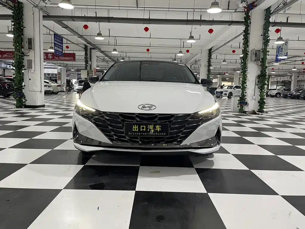 Hyundai Elantra 2022