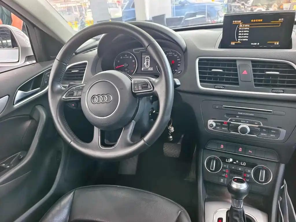 Audi Q3 2017 — фото 13