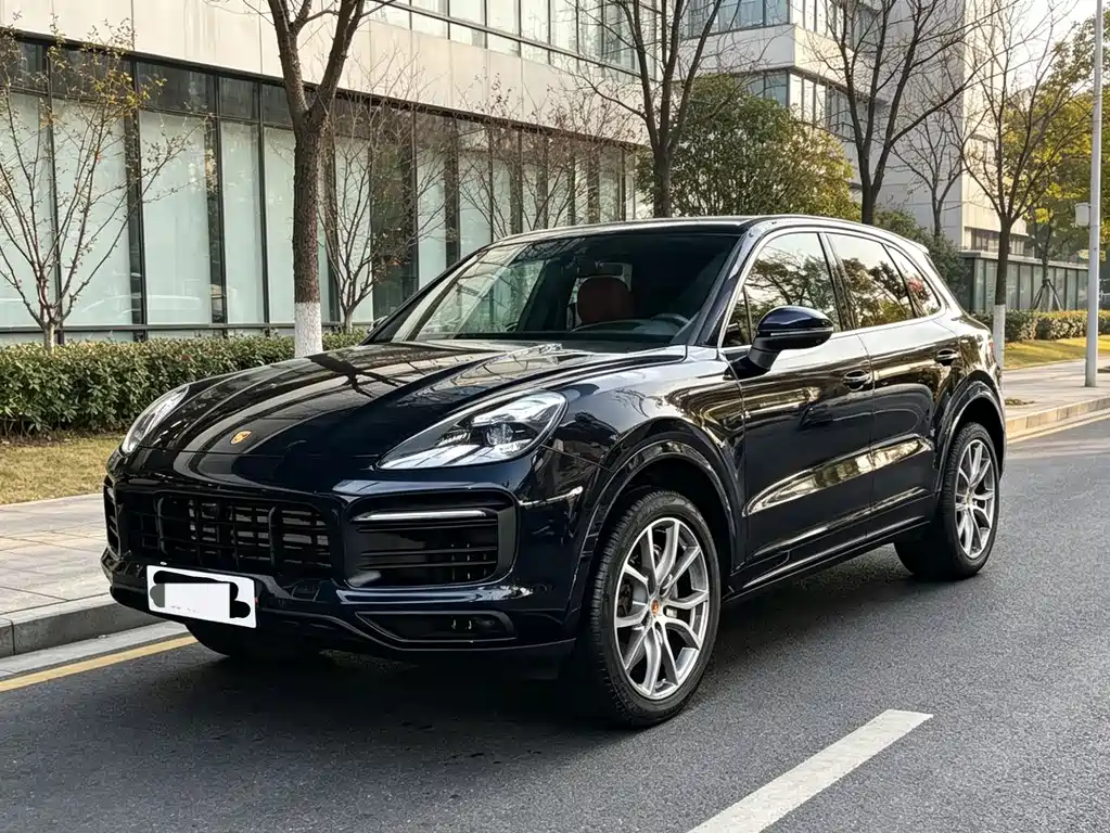 Porsche Cayenne 2023 — фото 1
