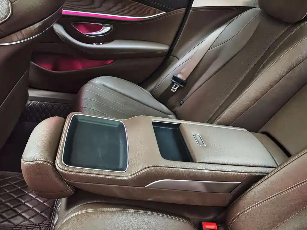 Mercedes-Benz E-Class 2023 — фото 11