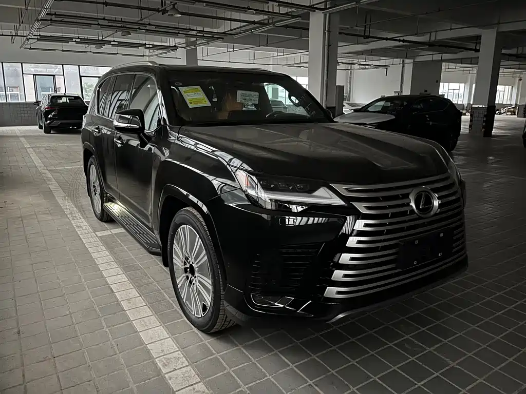 Lexus LX — фото 2