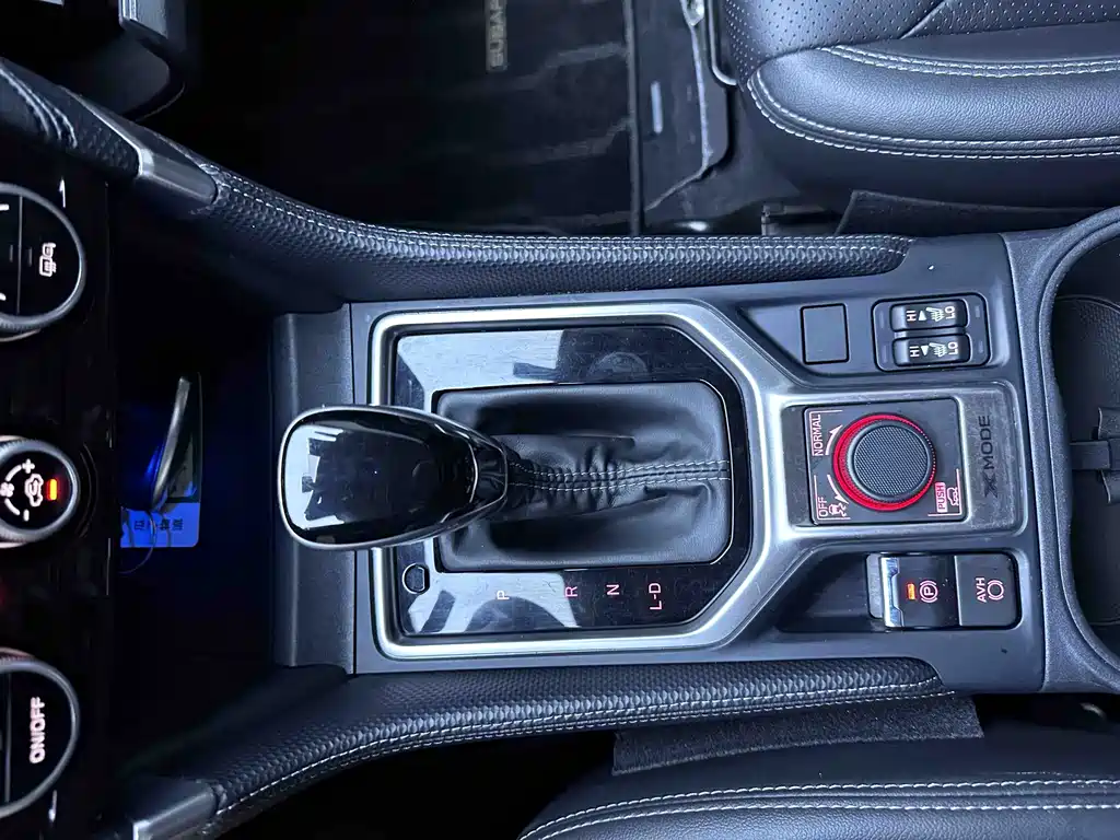 Subaru Forester 2022 — фото 10