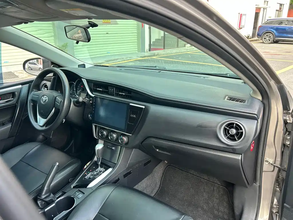 Toyota Corolla 2018 — фото 33