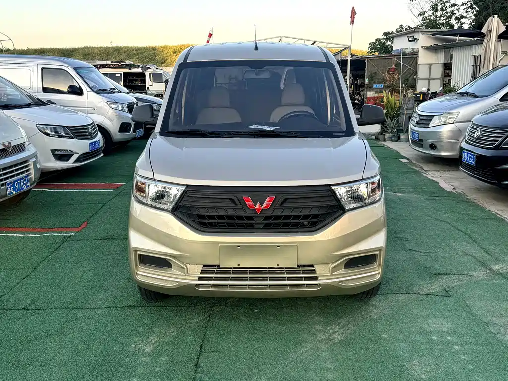Wuling Hongguang V 2021 — фото 2