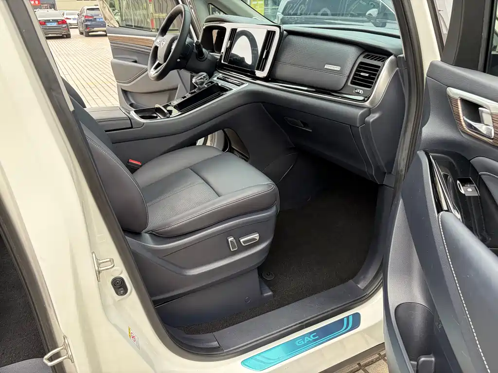 GAC Motor Trumpchi M8 2021 — фото 18