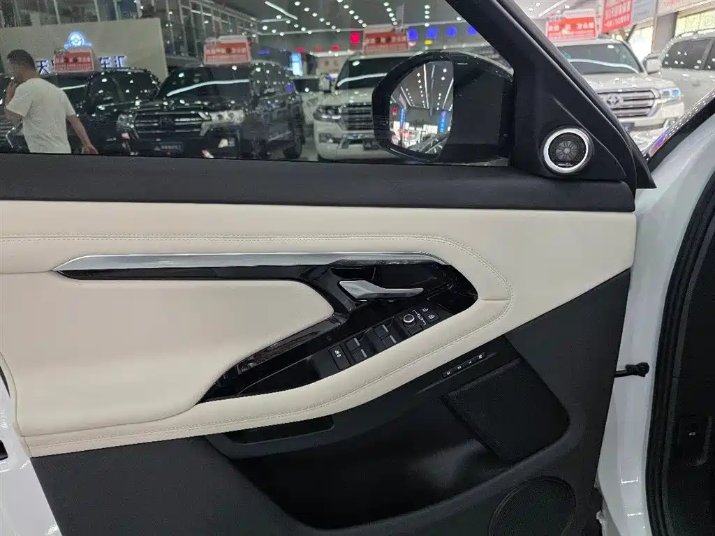 Land Rover Evoque 2022 — фото 3