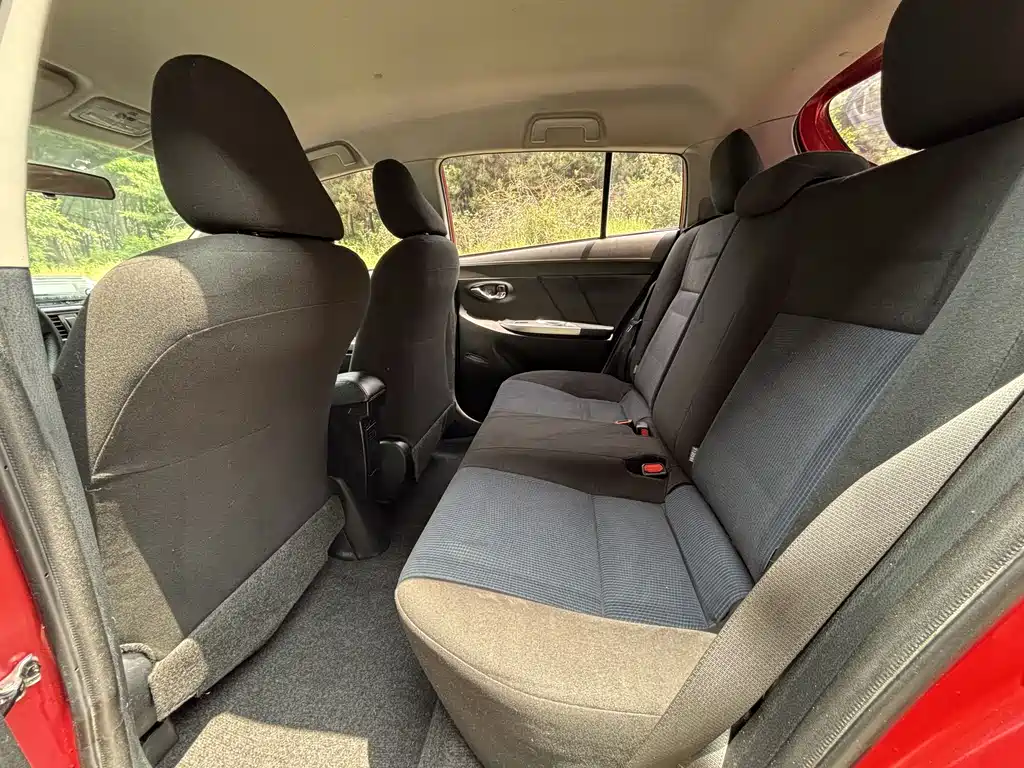 Toyota Yaris L 2016 — фото 8
