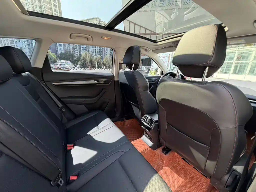 Skoda Karoq 2022 — фото 18