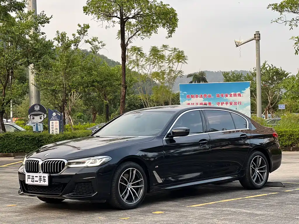 BMW 5 Series 2021 — фото 1