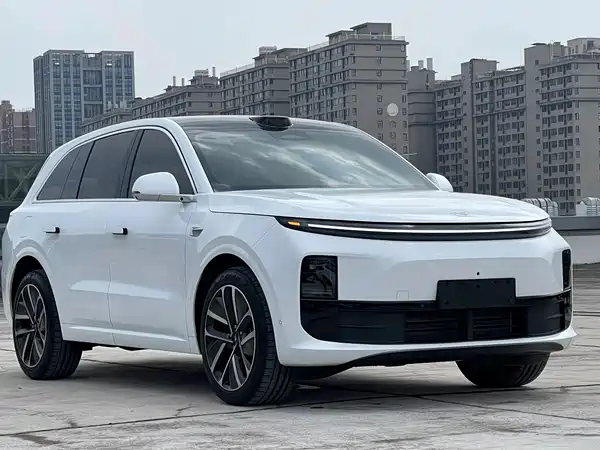 Li Auto L6 2025