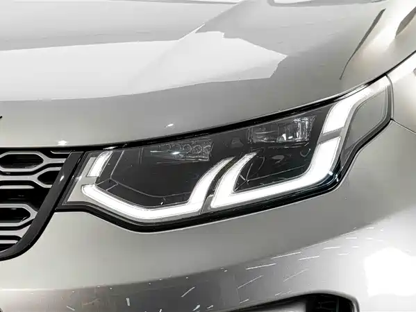 Land Rover Discovery Sport 2021