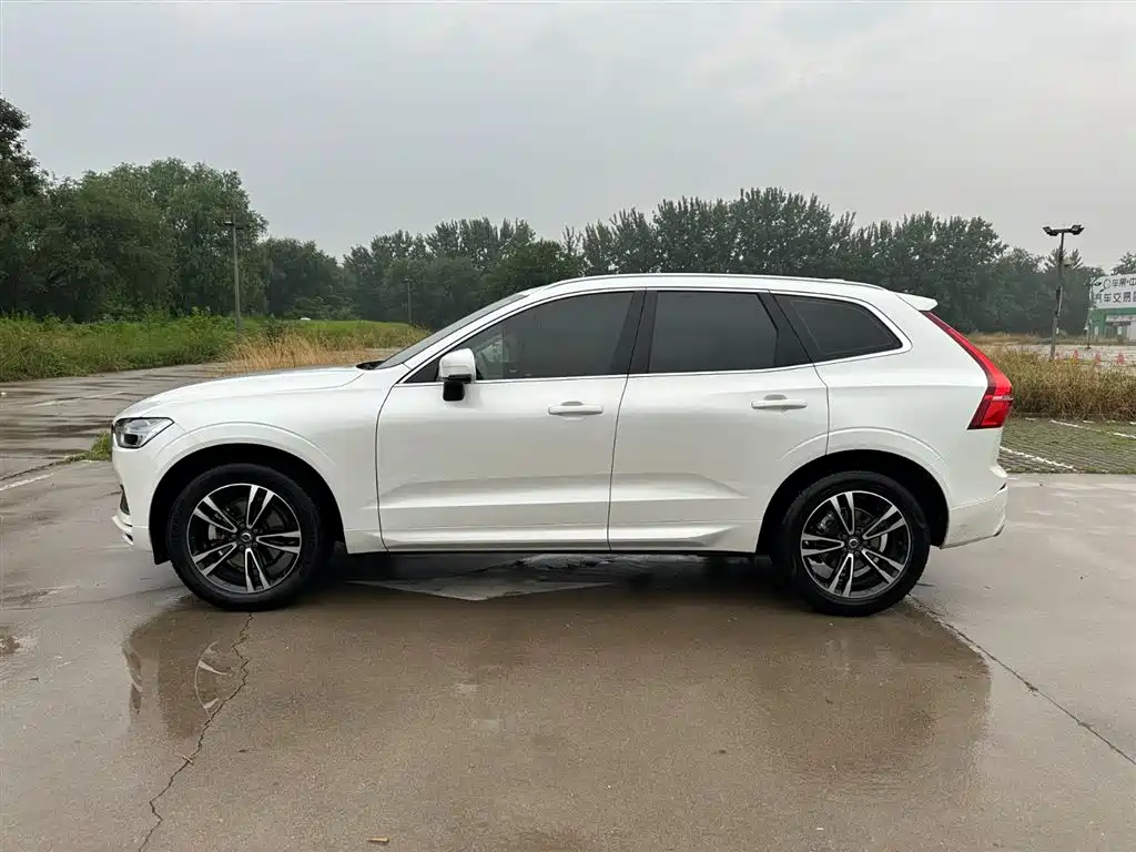 Volvo XC60 2019 — фото 7