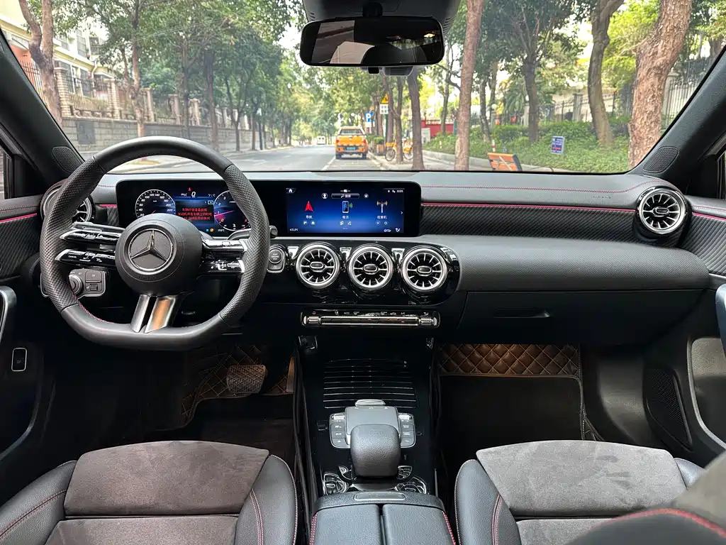Mercedes-Benz A-Class 2023 — фото 13