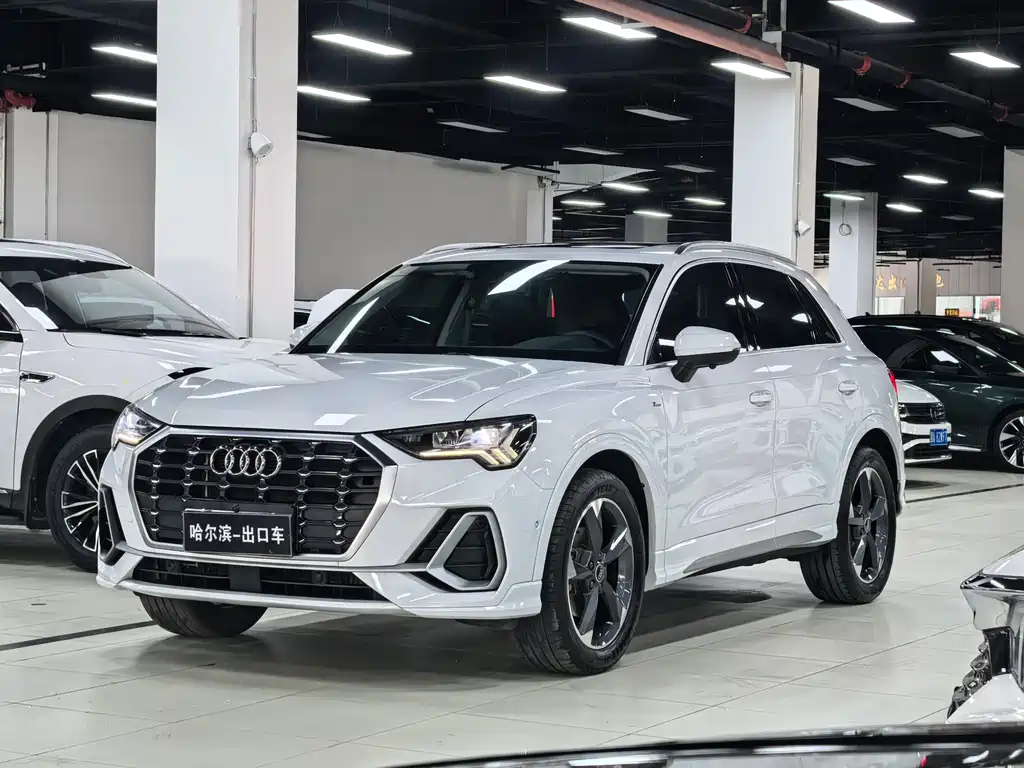 Audi Q3 2023 — фото 1