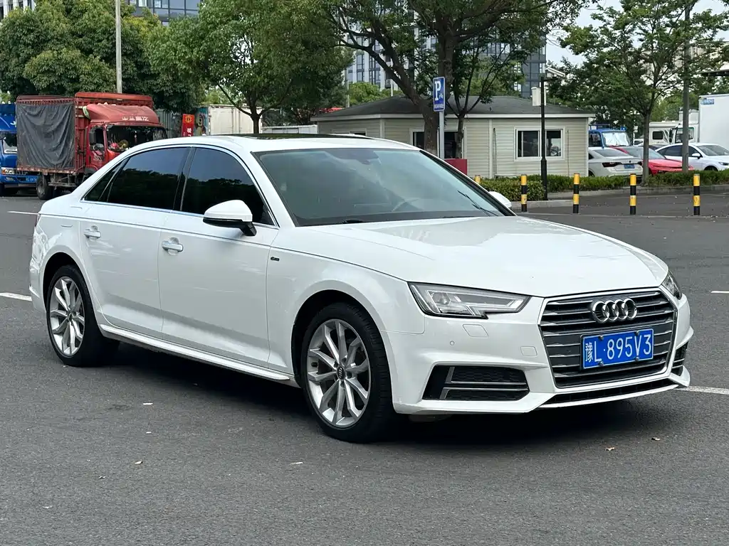 Audi A4L 2018 — фото 3