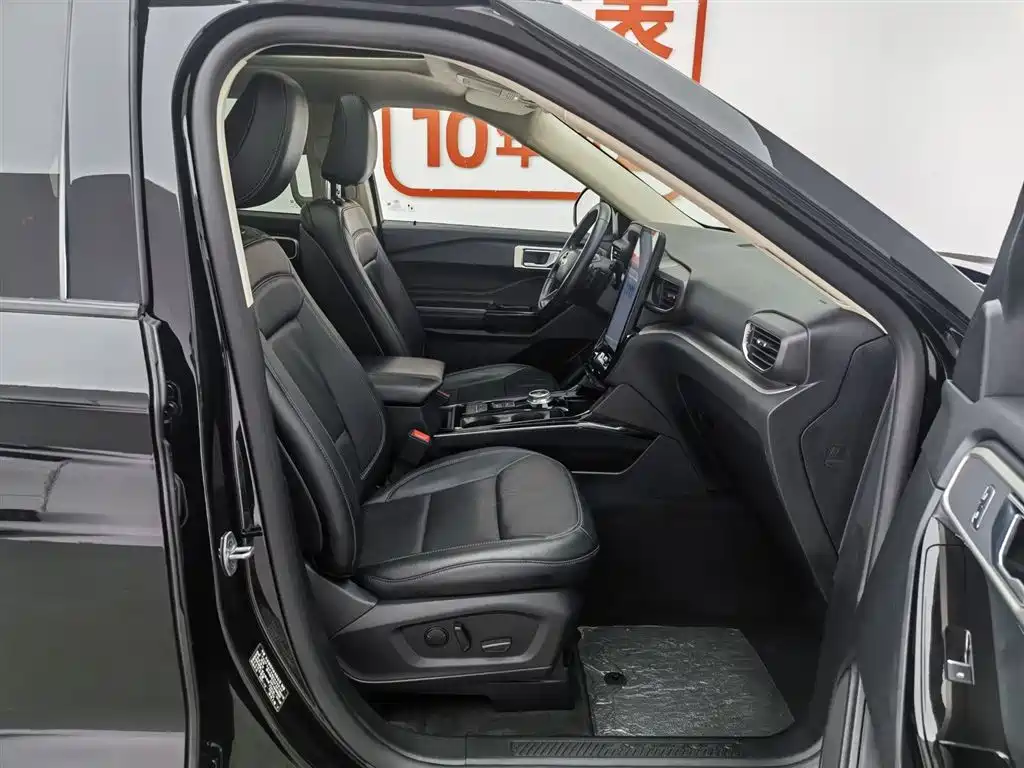 Ford Explorer 2022 — фото 23