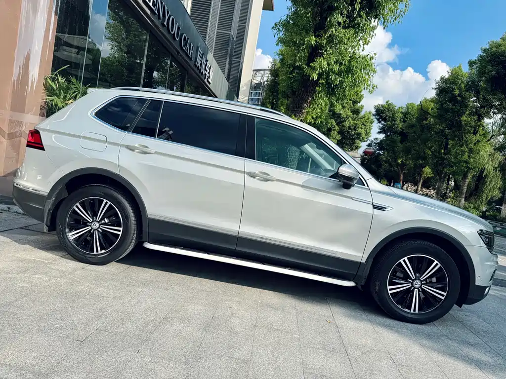Volkswagen Tiguan L 2018 — фото 2