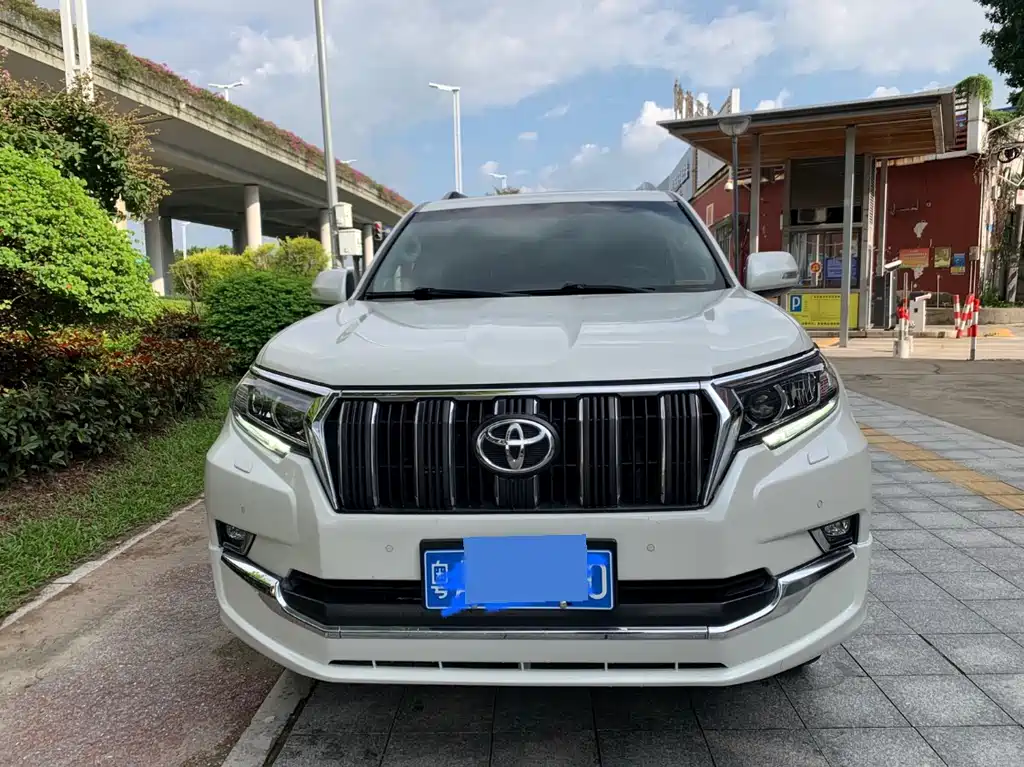 Toyota Prado 2020 — фото 2