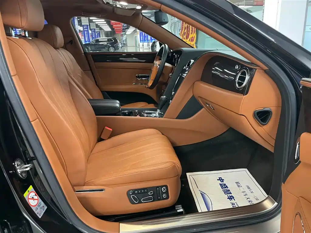 Bentley Flying Spur 2014 — фото 18