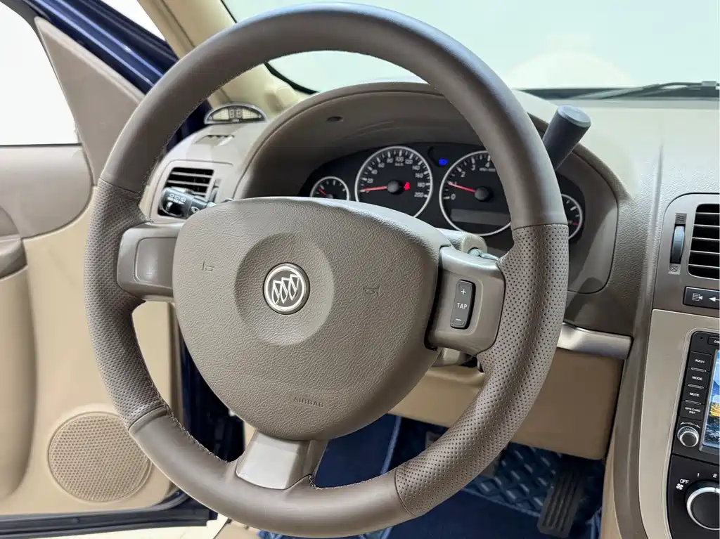 Buick GL8 2015 — фото 14