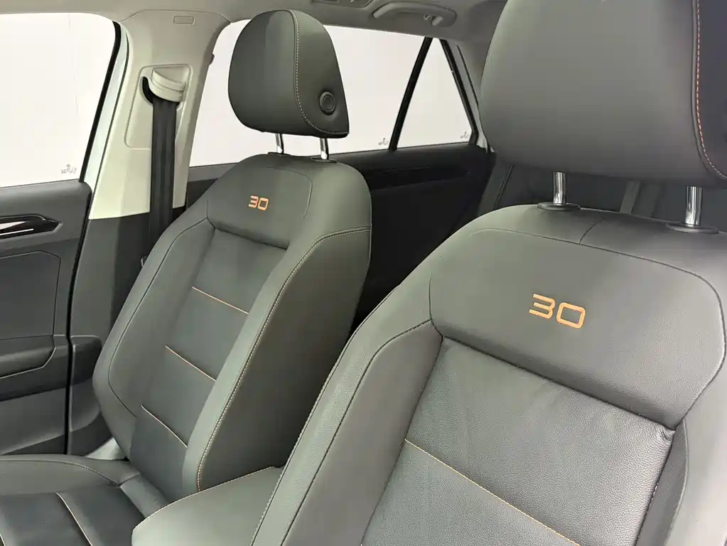 Volkswagen T-Roc 2022 — фото 9