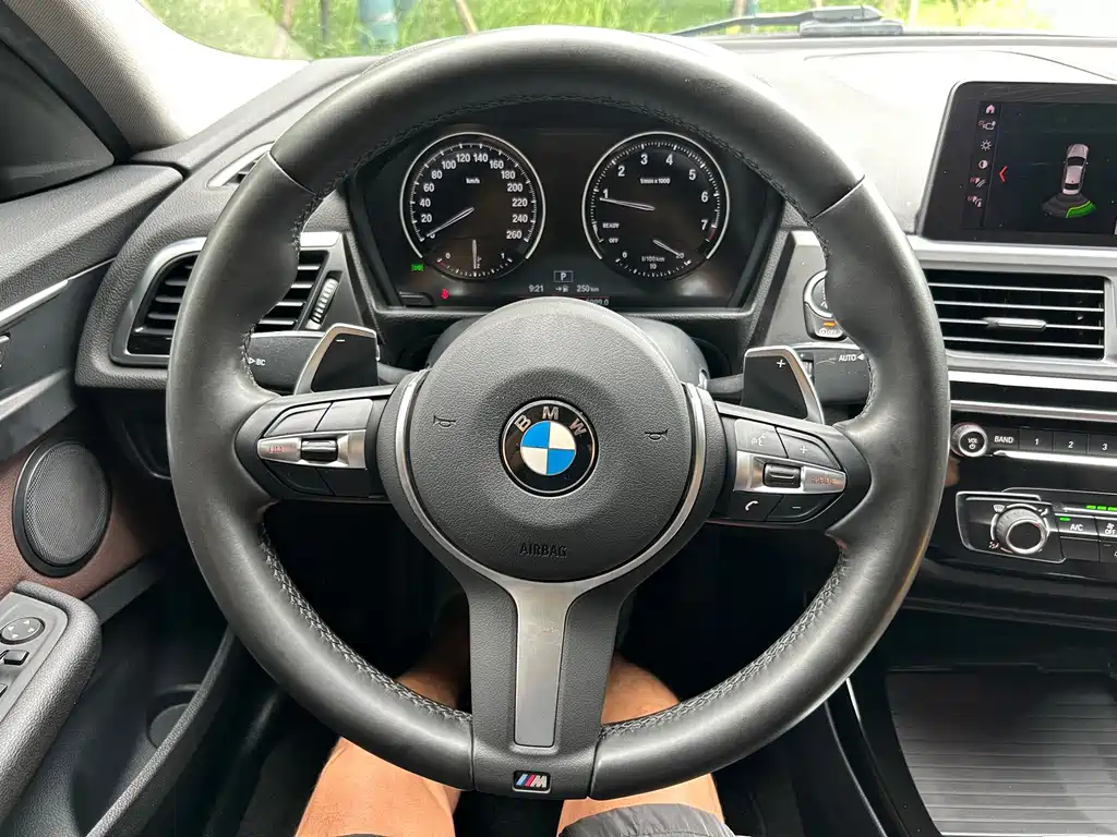BMW 1 Series 2020 — фото 20